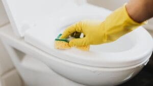 Jak vyčistit záchod pomocí alobalu. Neznámý, ale bezkonkurenčně nejlepší způsob